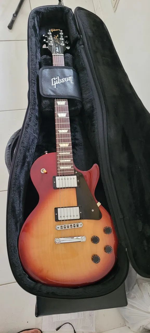 Gibson les paul studio (bag e tags)