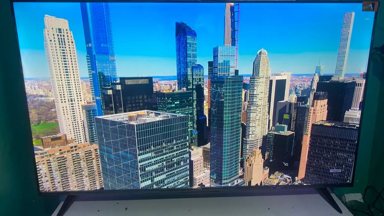 TV SMART SEMP 50 POLEGADAS 4K BORDA INFINITA ROKU TV  - Foto 2