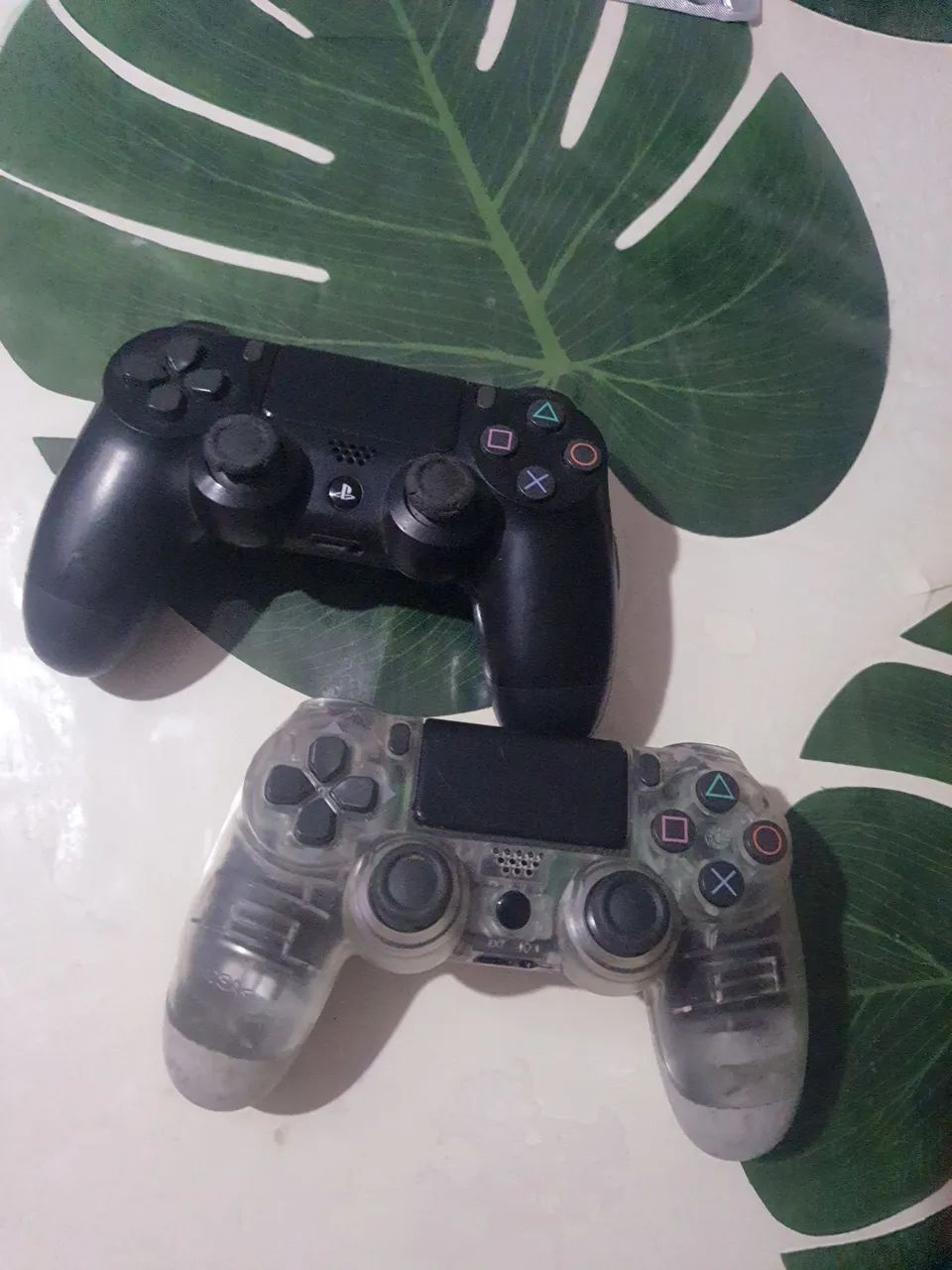 Lote com 2 controles ps4 defeito