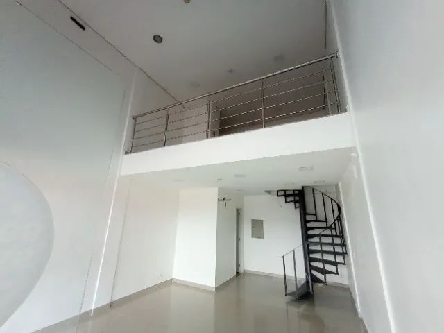 Sala Comercial Térrea 53m² com Mezanino no Parque Dez / Pátio Mall