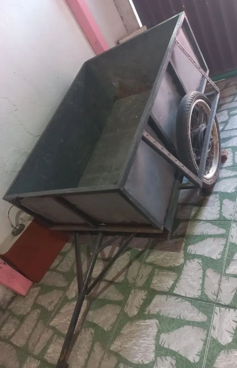 Carroça e puxador. 