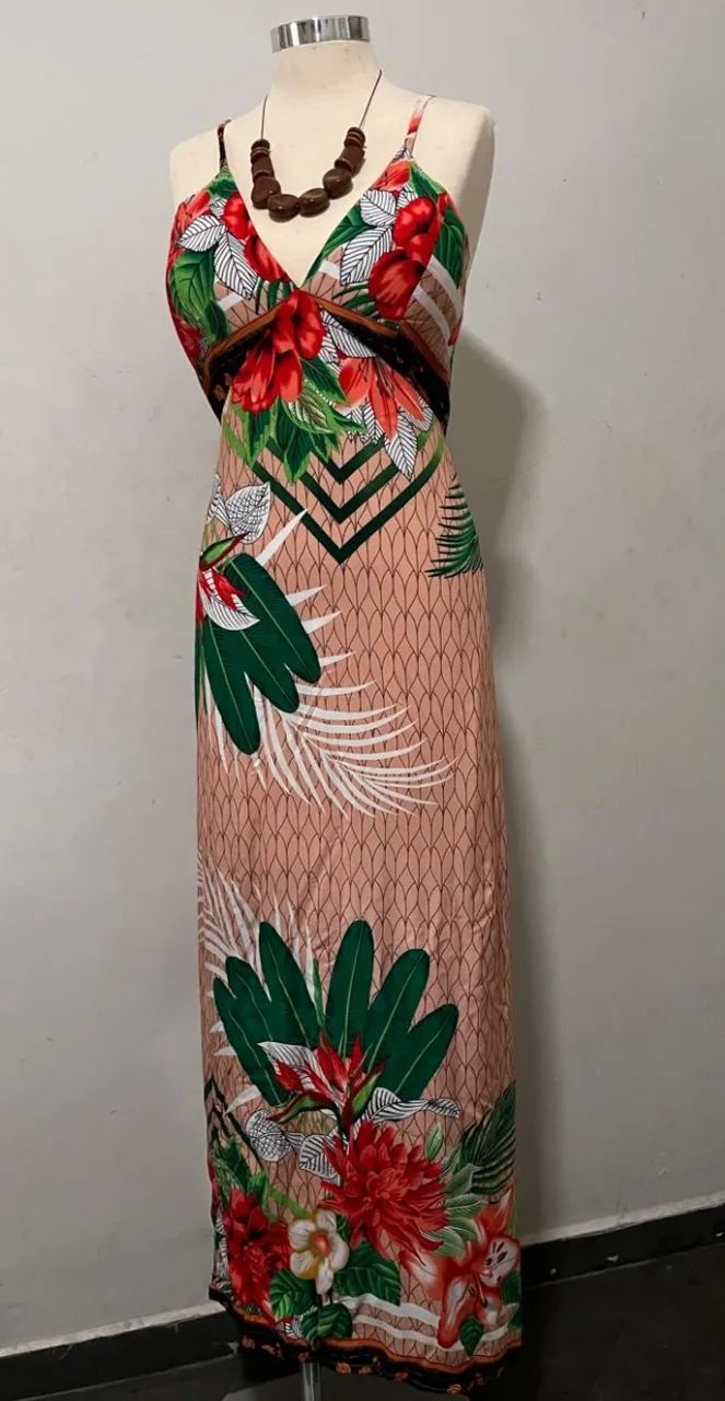 Vestido longo estampado com bojo
