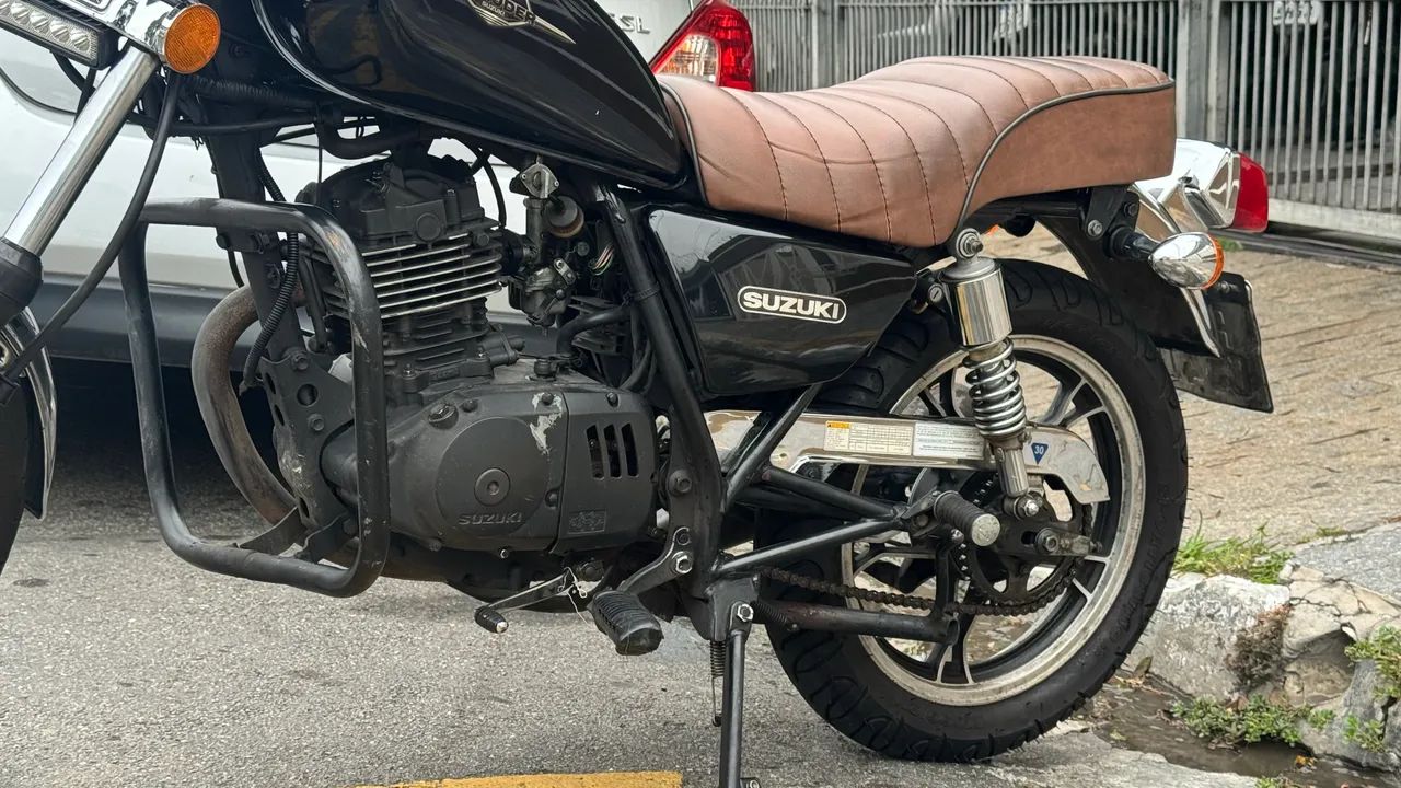 Suzuki Intruder 125 2013 - Foto 2