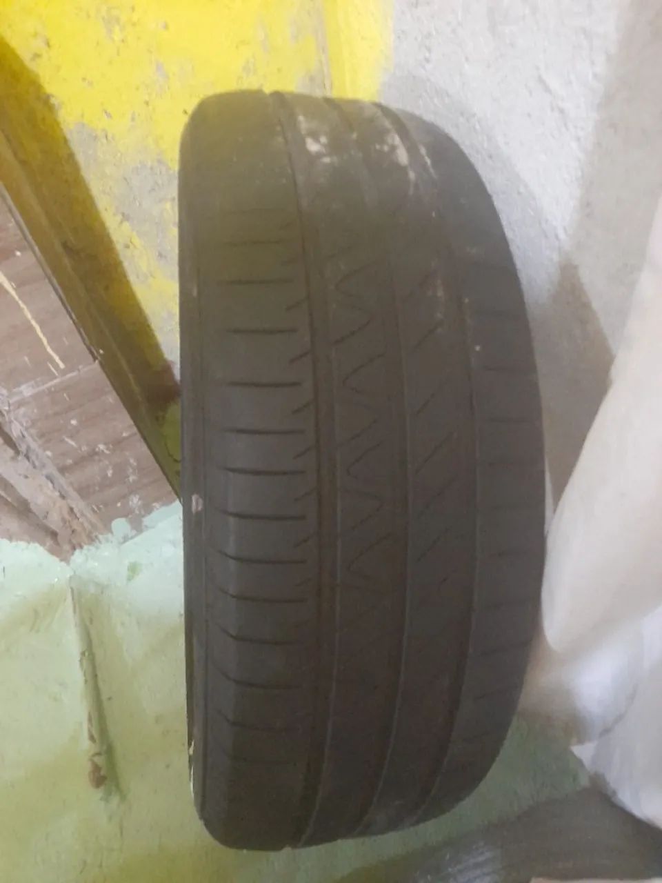 Pneu carro 16 - Foto 2