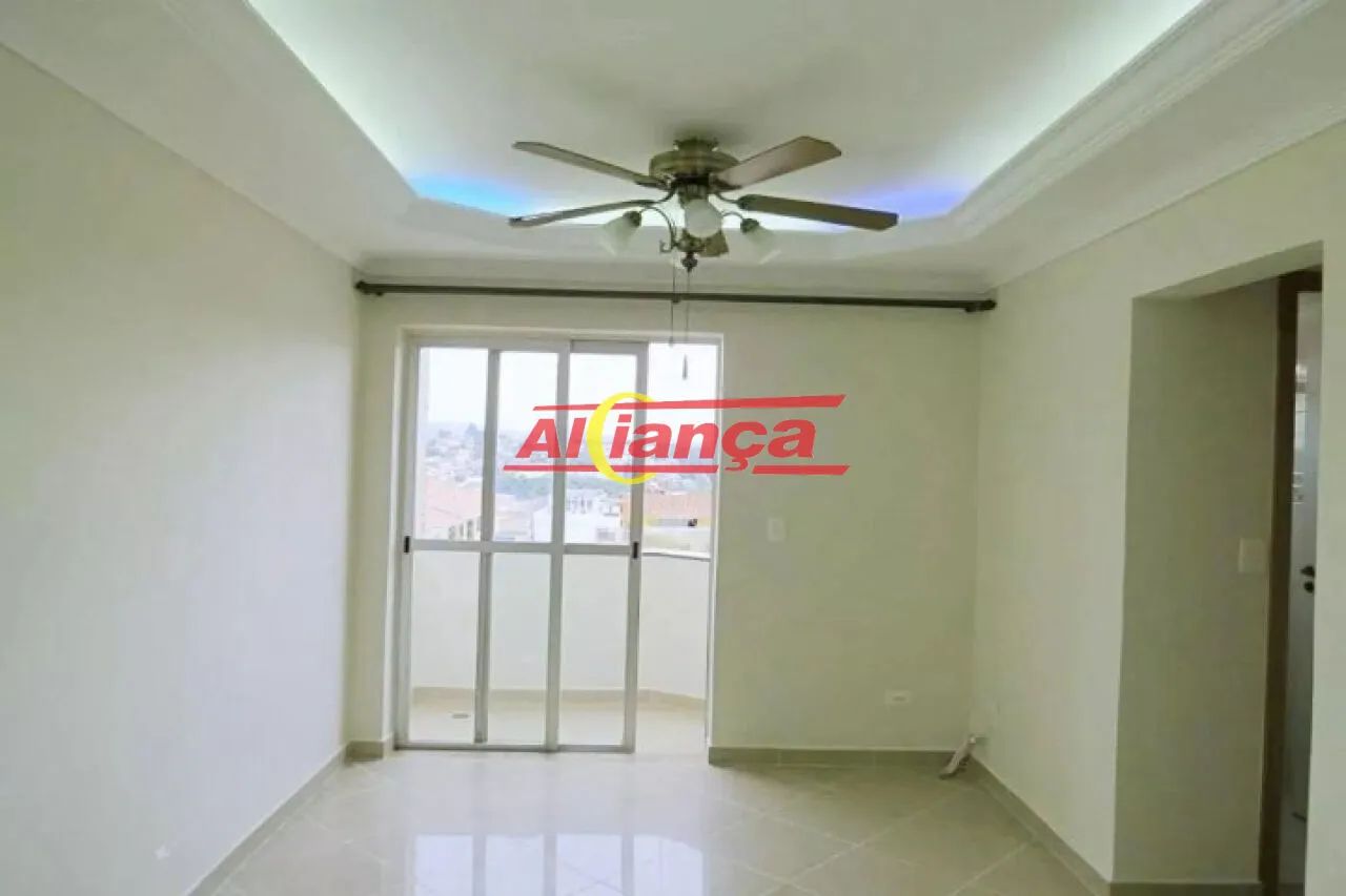 Apartamento Semi Mobiliado com Vista Livre para a Serra da Cantareira, Edifício Requinte