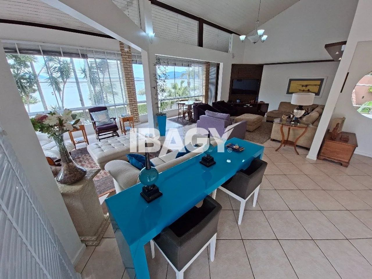Excelente Casa 4 dormitório(s) em Lagoa da Conceição - Florianópolis - Foto 2