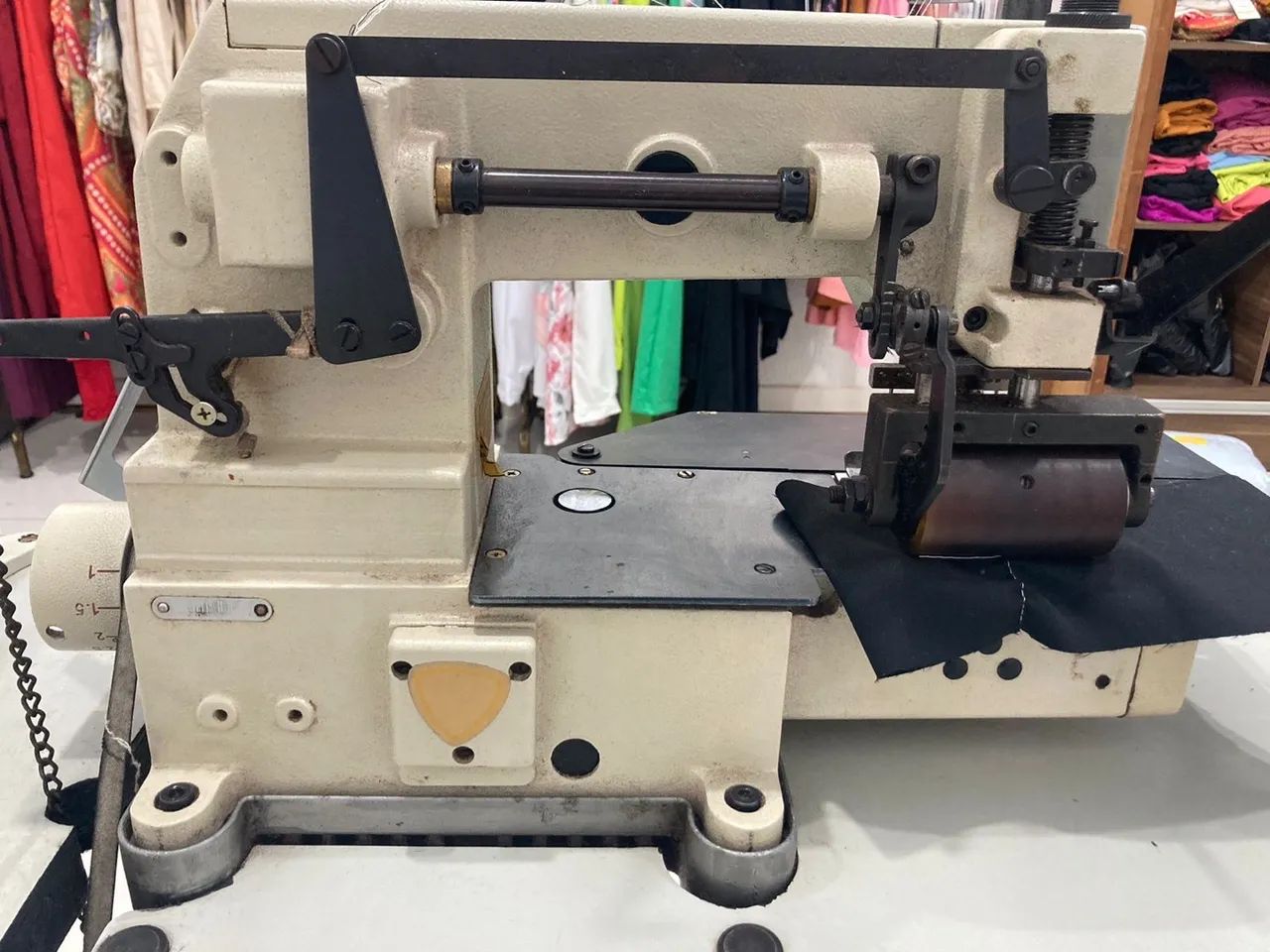 Máquina de lastex 12 agulha  mas uso 6  - Foto 5