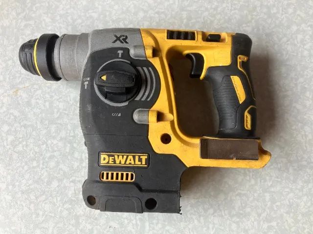 Martelete Dewalt DCH273