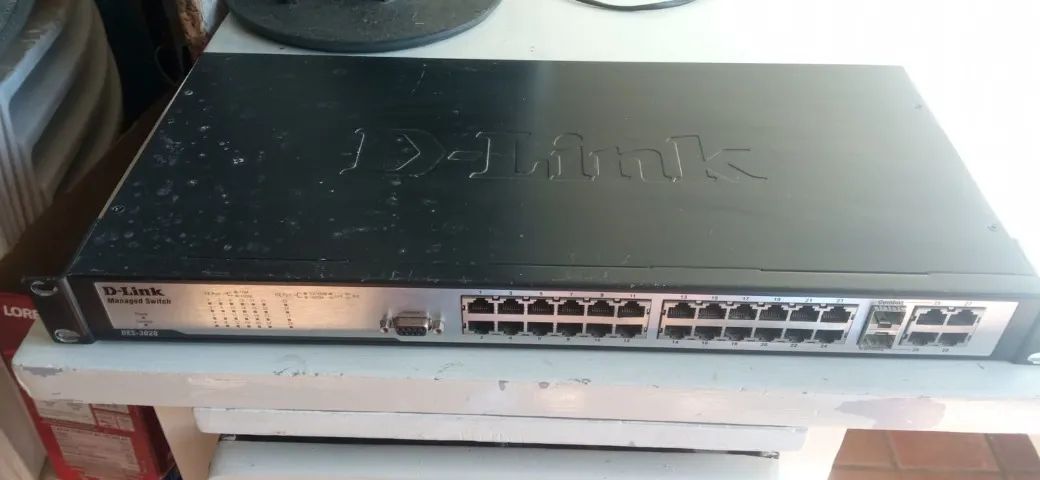 switch d link des 3028 com 28 portas usado  - Foto 5