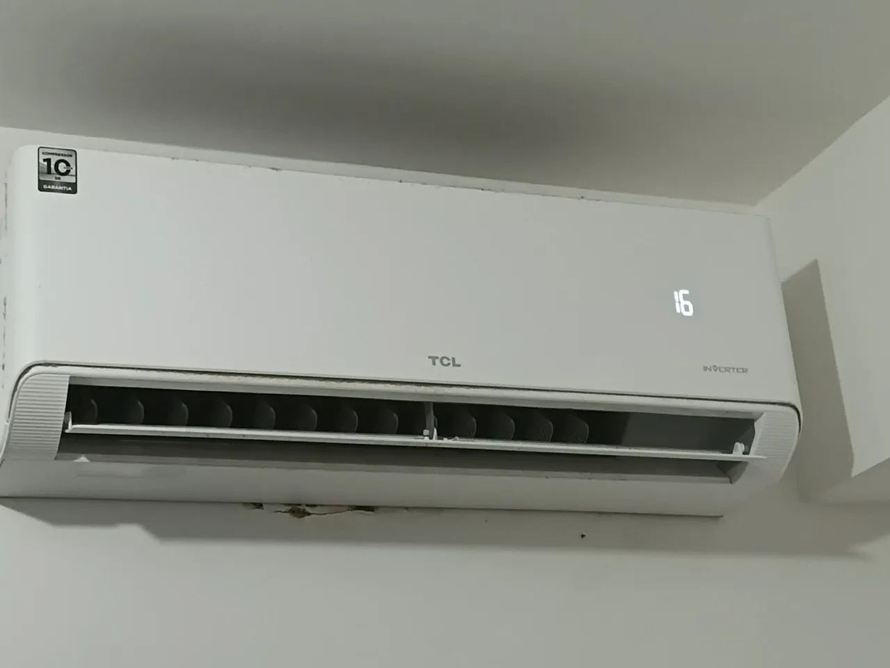 Ar condicionado split praticamente novo!!