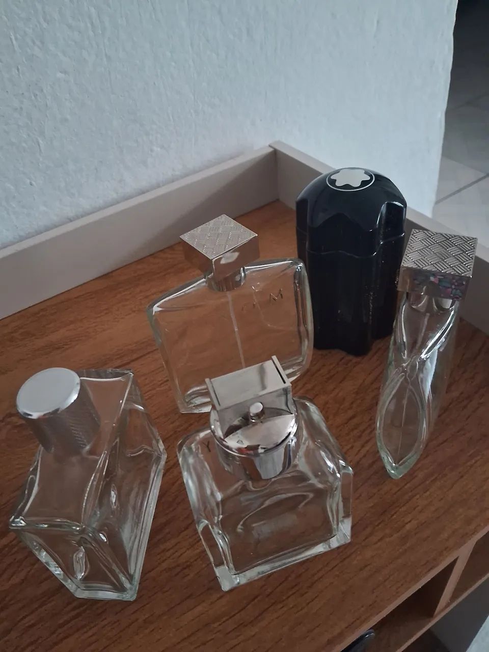   Vidros de perfume vaziu  - Foto 2