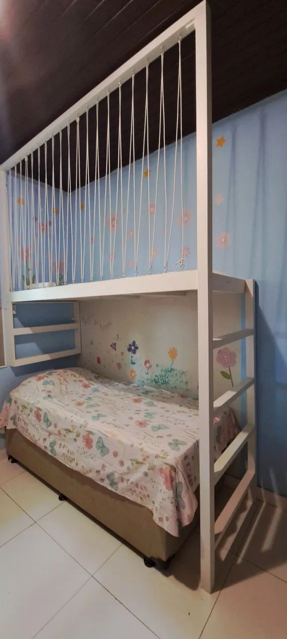 Estrutura em madeira para quarto infantil
