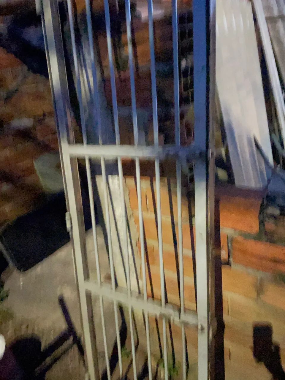Vendo uma porta em grade  - Foto 2