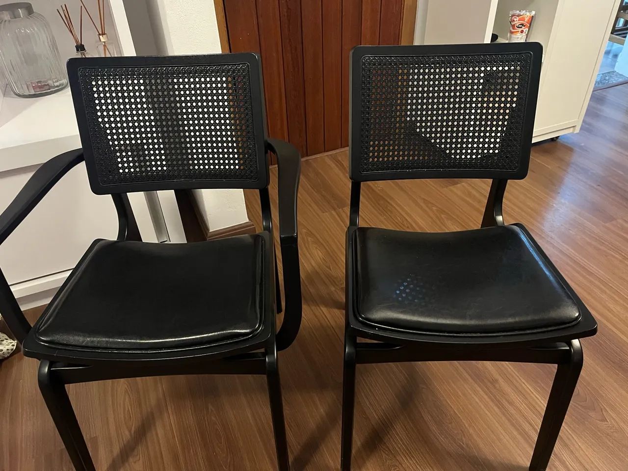 Vendo 8 cadeiras para mesa de jantar - Foto 2