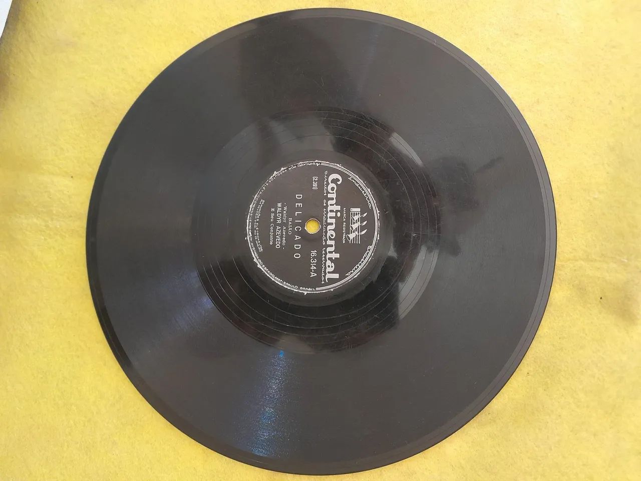 DISCOS EM 78 ROTACOES GOMA LACA D3CADA DE 1940 - Foto 2