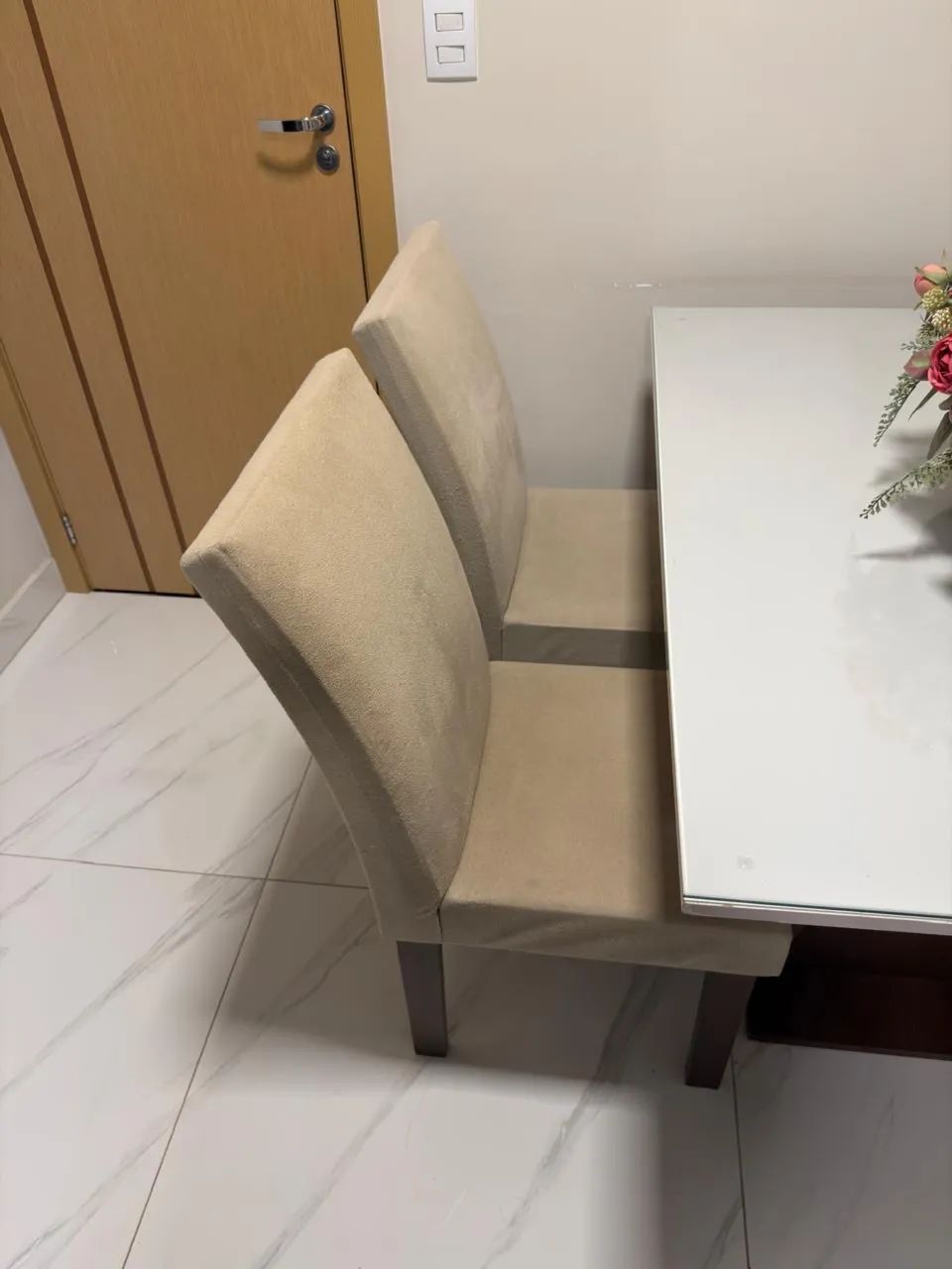Vendo Mesa de Jantar com 4 Cadeiras - Excelente Estado - Foto 5