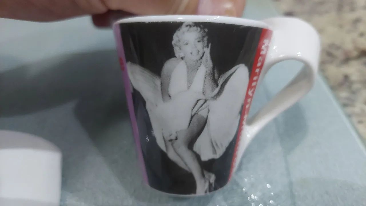 Xícaras decorativas Marilyn Monroe - Foto 3