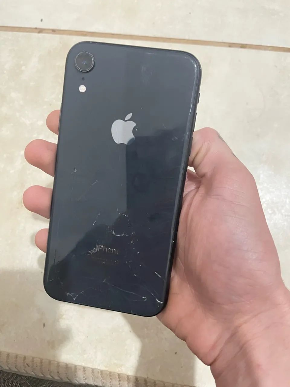 iPhone XR para manutenção 