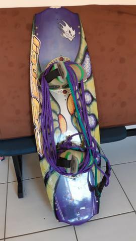 Prancha Wakeboard Liquid Force Trip 38 + botas + quilhas + Corda aquatica
