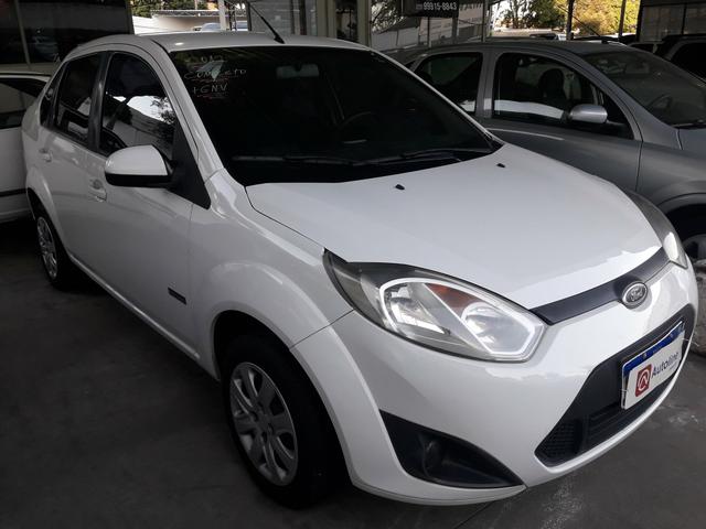 Vende troca e financia aceitamos cartões de crédito parcelamos em 12 x sua entrada
