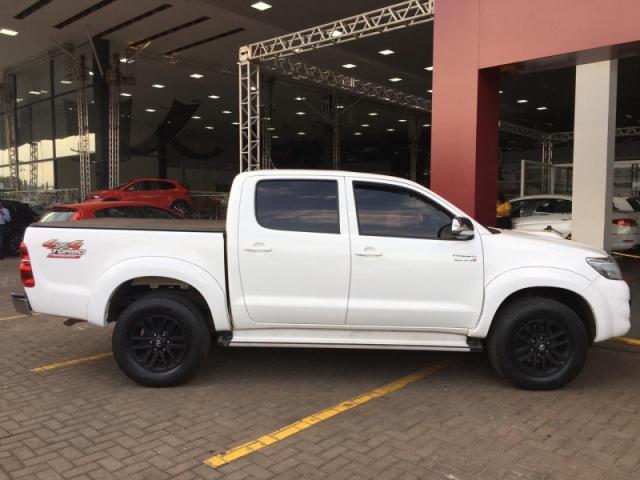 TOYOTA HILUX 3.0 SRV 4X4 CD 16V TURBO 2015 - Foto 9