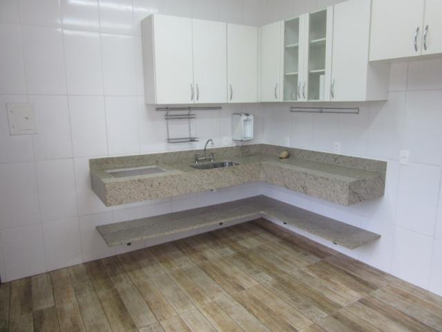 Excelente casa em local tranquilo para quem quer sossego! área nobre do bairro. - Foto 12