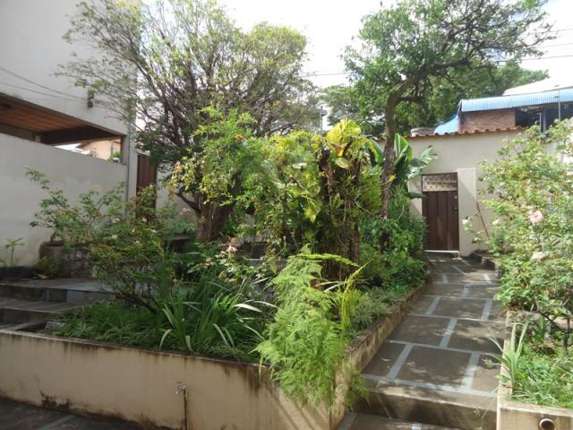 Casa bem conservada em ótima localização, próximo a rua padre eustáquio! - Foto 13