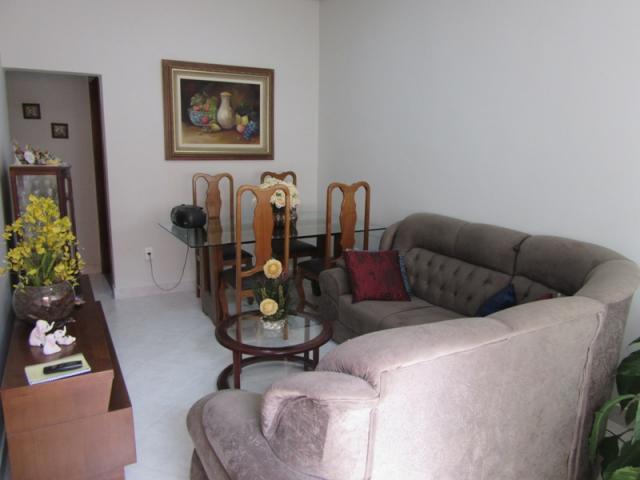Rm imóveis vende excelente casa no caiçara, todo reformado ao lado de todos os tipos de co