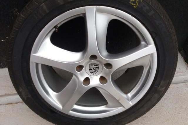 Roda Porsche Cayenne 275/45 R20 com Pneu