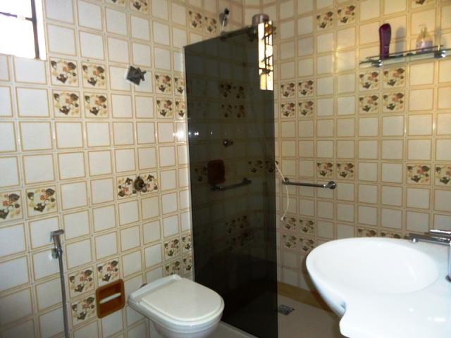 Excelente casa geminada em rua plana, local tranquilo, um dos melhores pontos do bairro, p - Foto 8