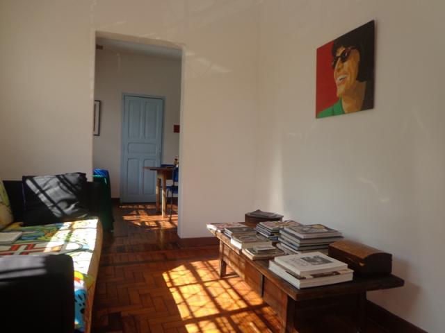 Excelente casa com 04 quartos - Foto 2