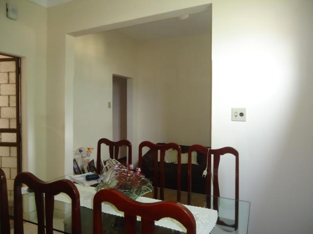 Casa bem conservada em ótima localização, próximo a rua padre eustáquio! - Foto 5