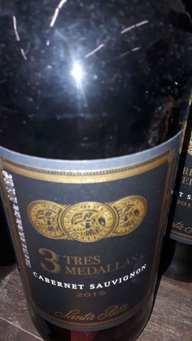 Vinho Tinto seco 3 Medallas .Chileno