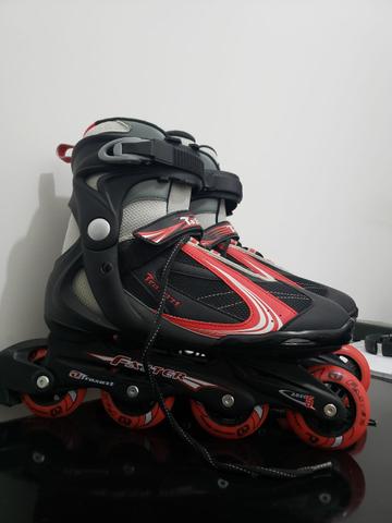 Dois pares de Patins da marca Traxart muito novos