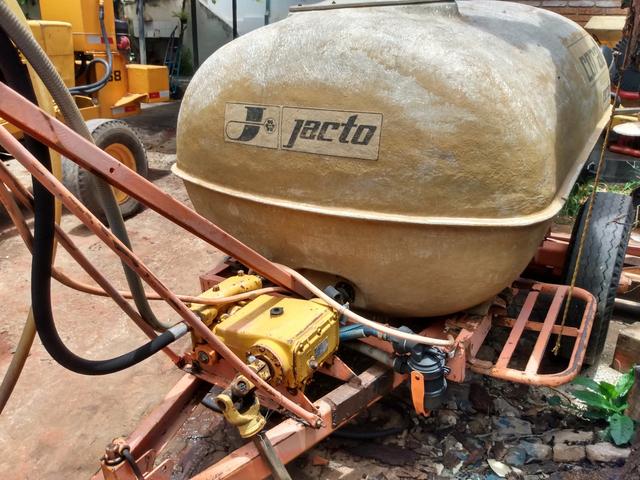 Tanque jacto