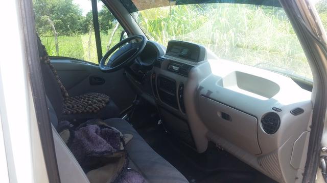 Renault Master 2.5 toda revisada - Foto 3