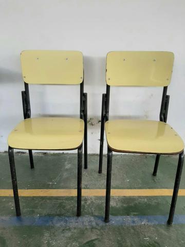 Vendo conjunto cadeira e mesa - Foto 2