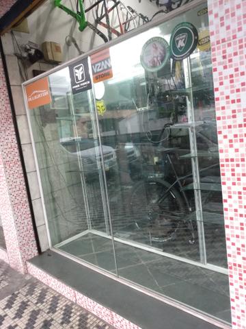 Vitrine de Mercadorias: 225 Largura, 191 Altura e 061 Profundidade - Foto 2