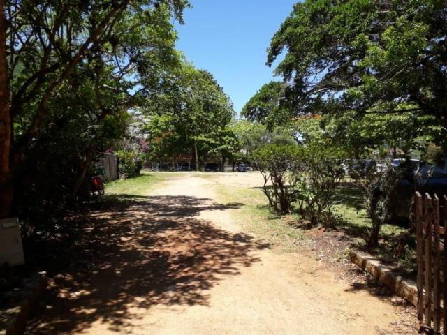 Terreno único na Praia da Armação, ótima localização, frente para a Avenida - Foto 3