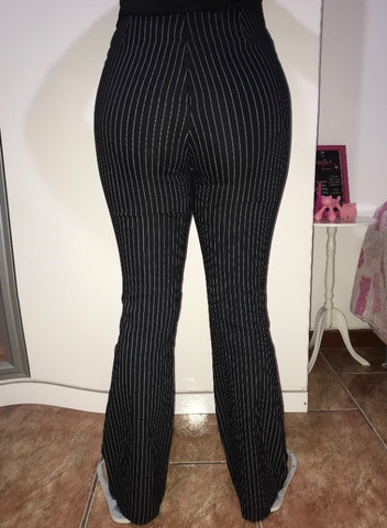Calça Flare Risca de Giz - TAM M - Foto 5