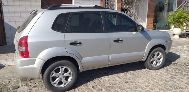 Vendo tucson em bom estado de conservação