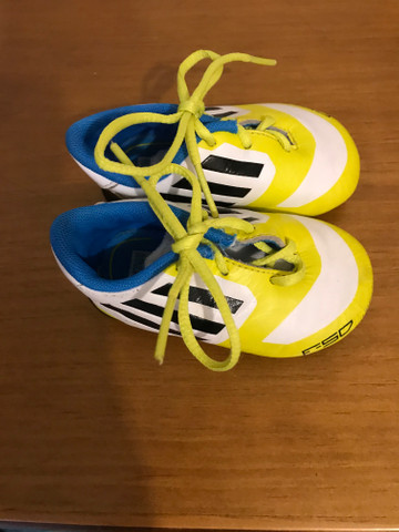 Tênis adidas para bebê