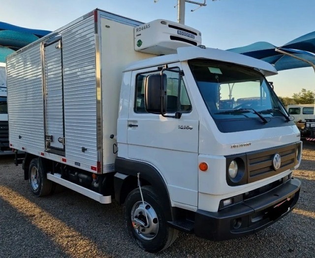 CAMINHÃO VOLKSWAGEN 10-160 BAÚ