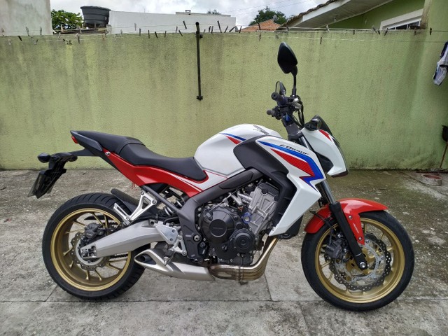 CB 650F ABS TRICOLOR 2016 TROCO POR MOTO OU CARRO