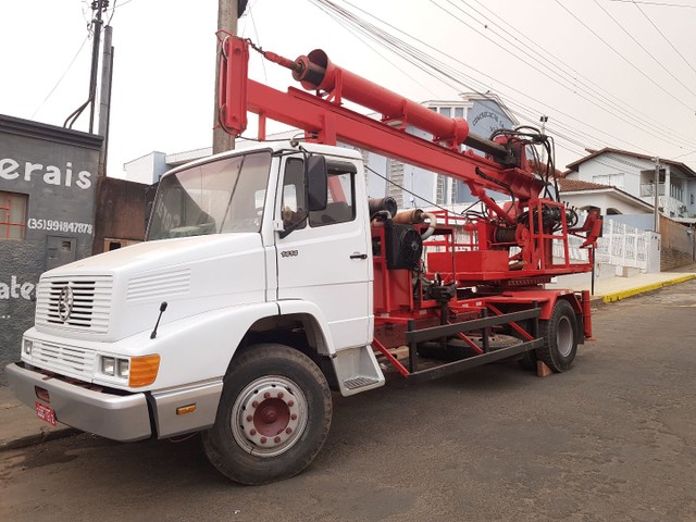 PERFURATRIZ E CAMINHÃO MERCEDES 14 14