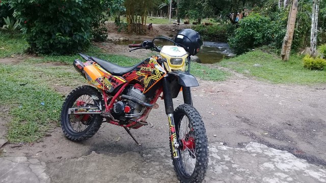 VENDO MOTO DE TRILHA