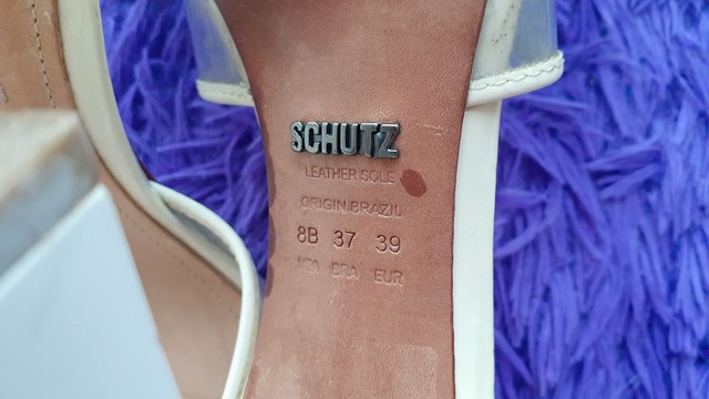 Sandália SCHUTZ salto 11, com pérola. Novinha Só R$, 60,00 - Roupas e  calçados - Jardim Camburi, Vitória 1012006020 | OLX