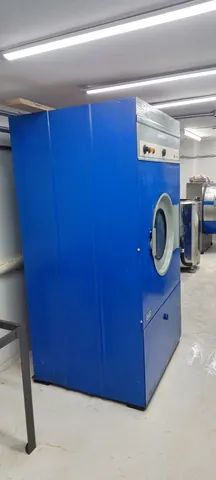 Secador rotativo industrial de roupa 30 kg - Baumer Castanho
