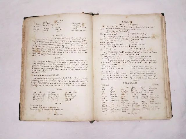 Dois livros de línguas. - Cód. 346 - - Foto 3