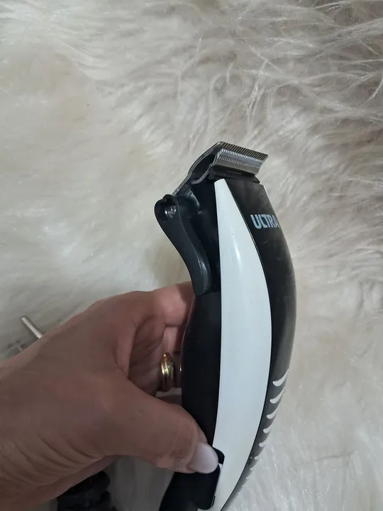 Máquina de Cortar Cabelo Ultra